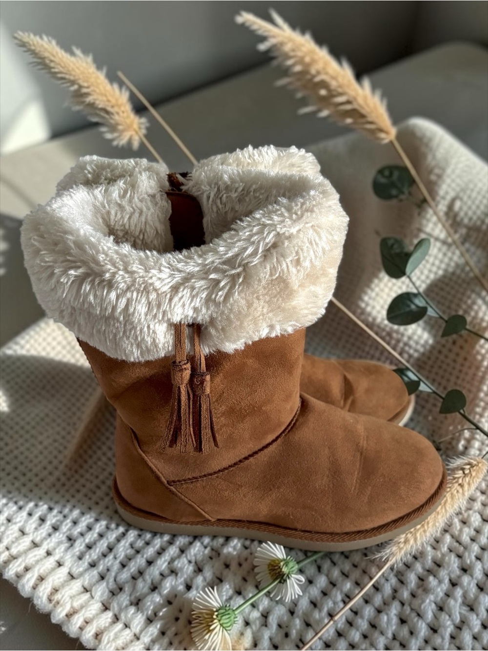 Magellan Girls Boots Faux‑Suede Winter Faux‑Fur Cuff Tassel Size 3 VGUC ❄️ - Picture 2 of 12